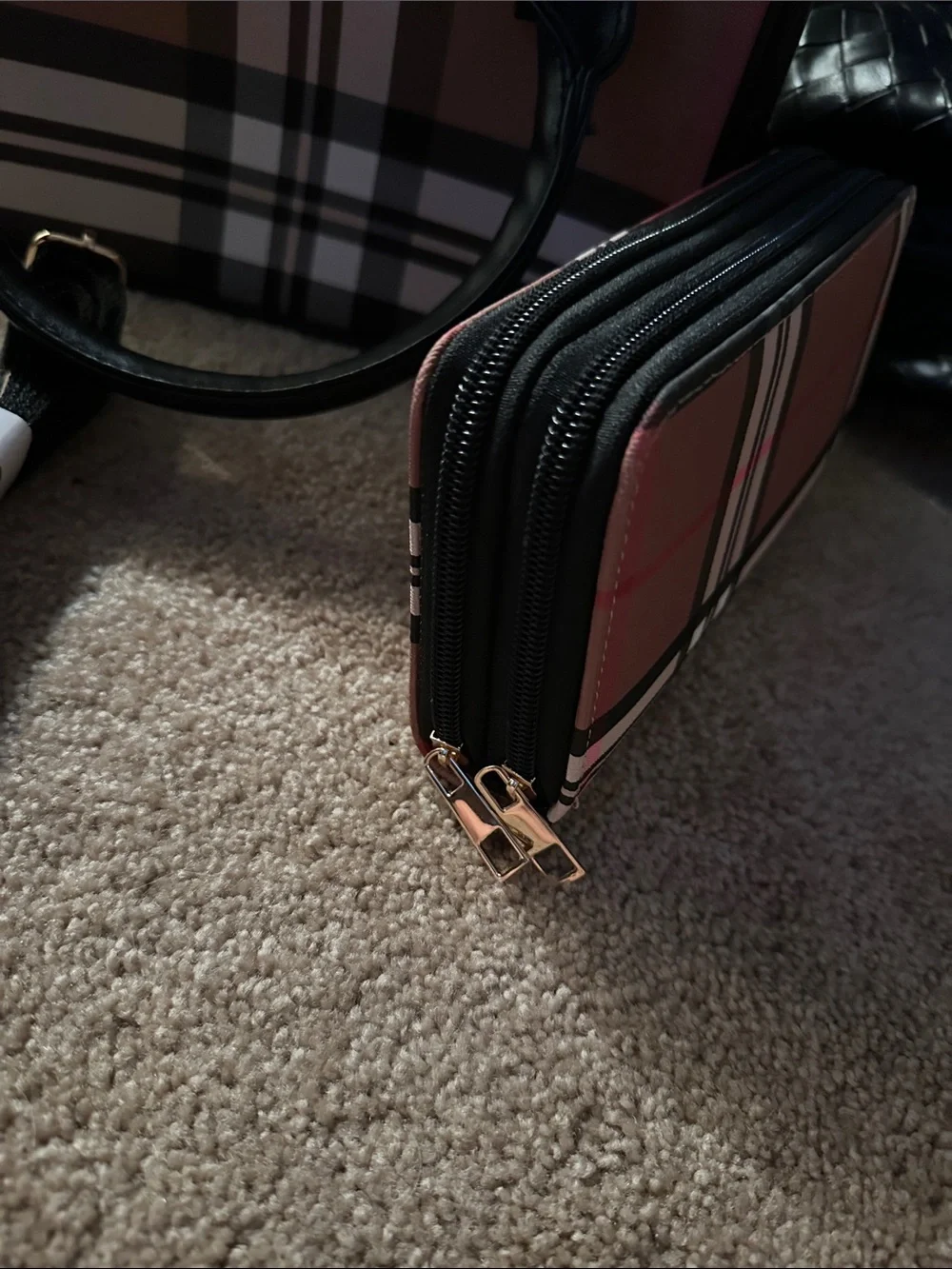 Small tote with matching wallet